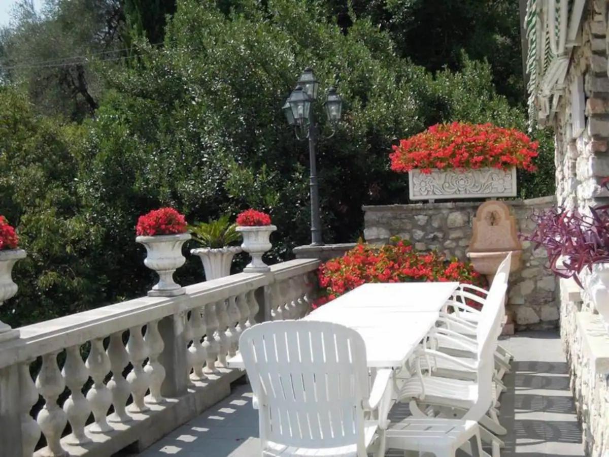 Villa Pinetina Гарньяно Экстерьер фото