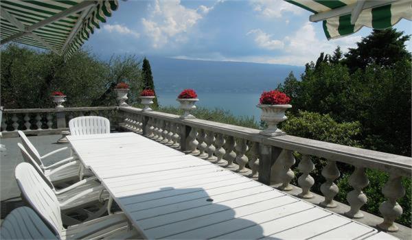 Villa Pinetina Гарньяно Экстерьер фото